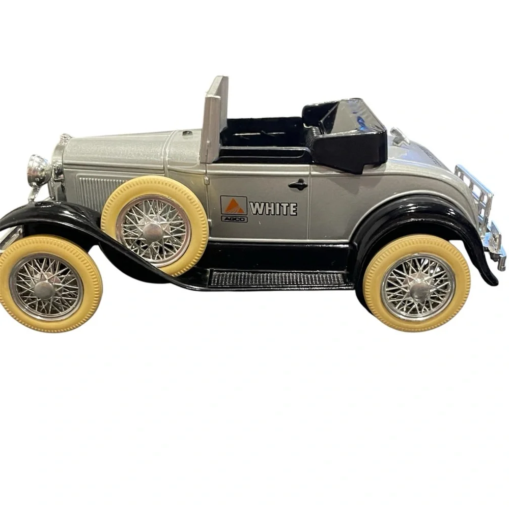 Liberty Classics Argo White Ford Model A Roadster 1:25 Scale Die Cast Bank